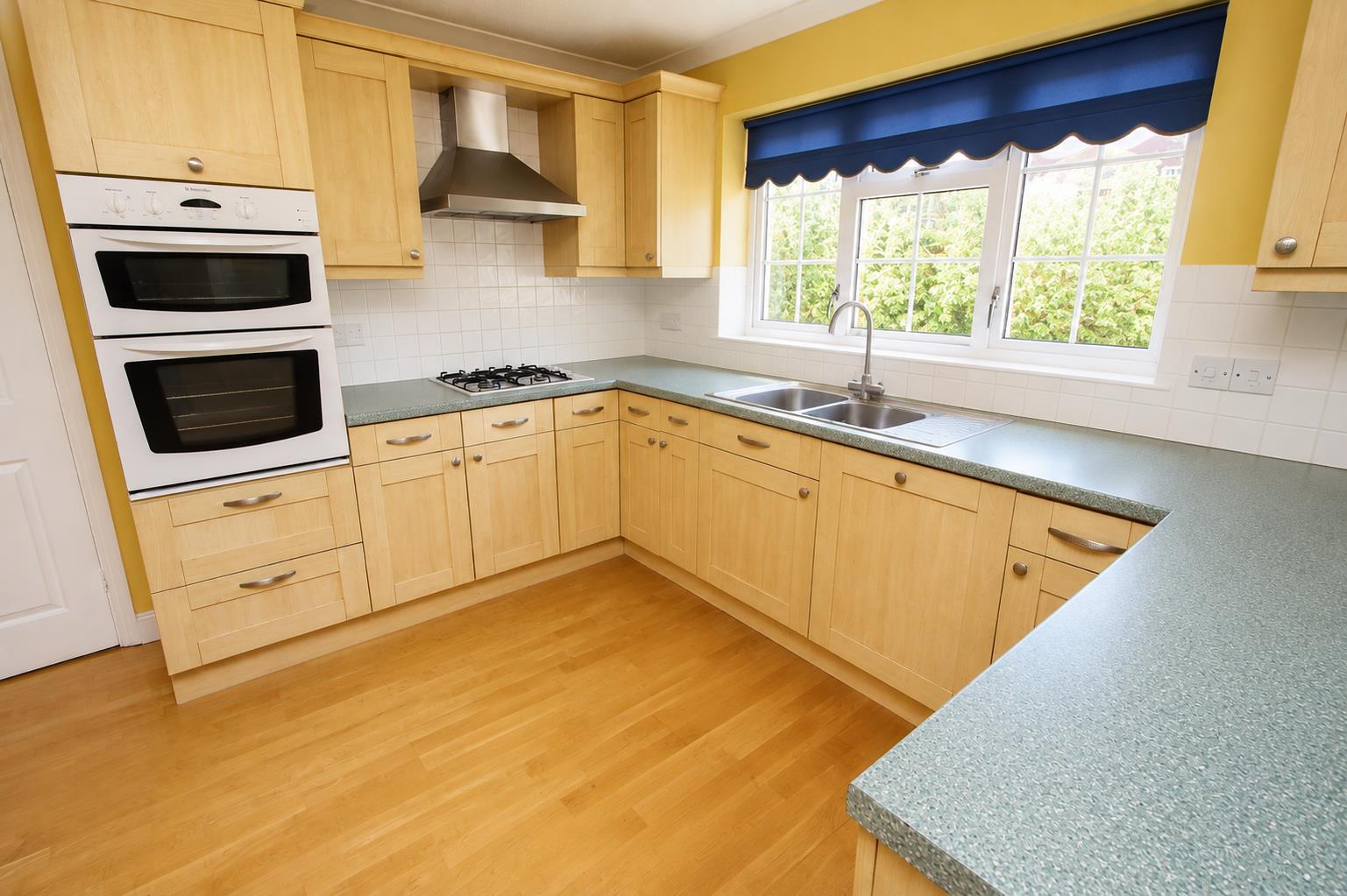 Fairway Avenue, Tilehurst, Reading